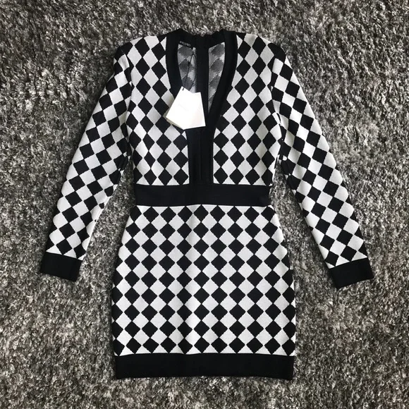 BALMAIN Two-Tone Intarsia-Knit Mini Dress - Picture 9 of 16